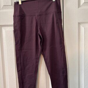 Plum Pocket Light n Tight Hi-Rise Capri 20 (8-10) - NWT
